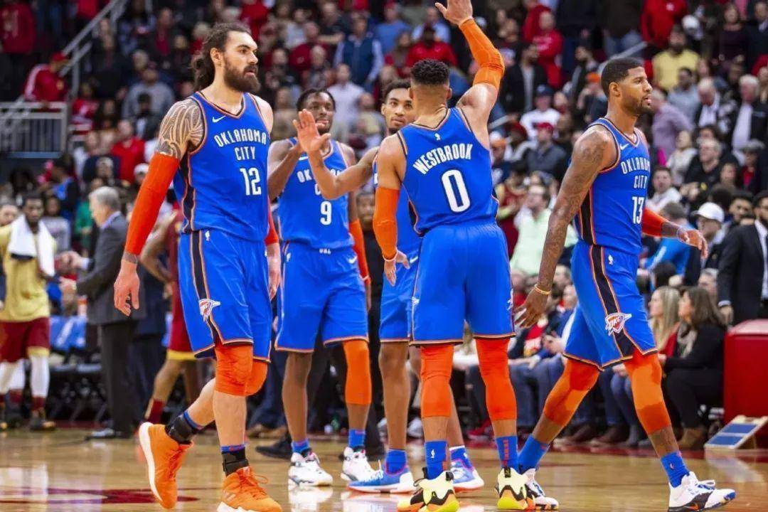 体育赛事专区-夏洛特黄蜂发布备战花絮，今晚临场应变，CBA季后赛任务艰巨，球队文化再被提及的简单介绍